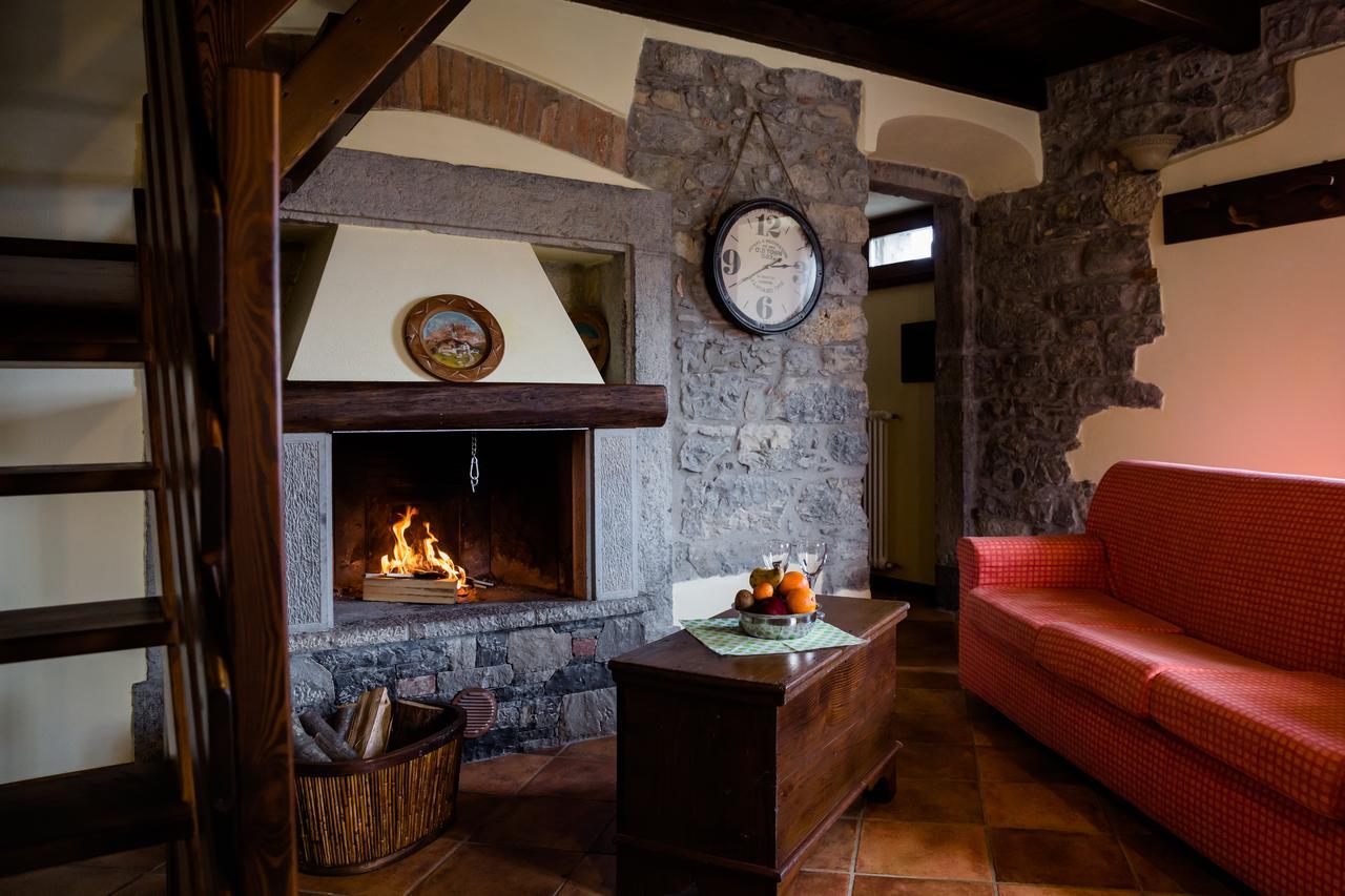 Ca' Baetti L'Antico Borgo Panzió Roncola Kültér fotó