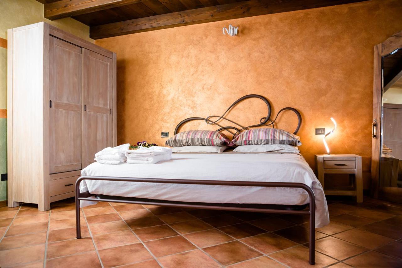 Ca' Baetti L'Antico Borgo Panzió Roncola Kültér fotó