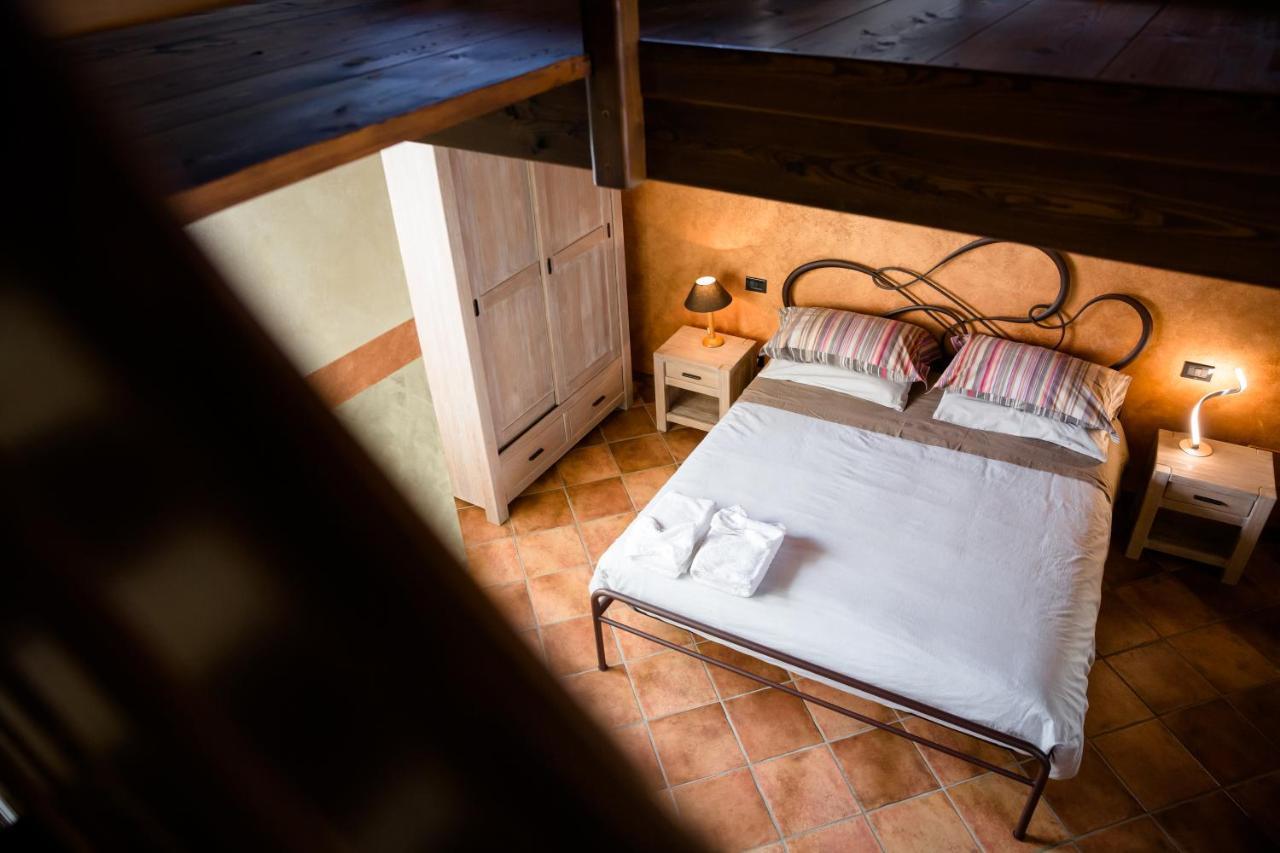 Ca' Baetti L'Antico Borgo Panzió Roncola Kültér fotó