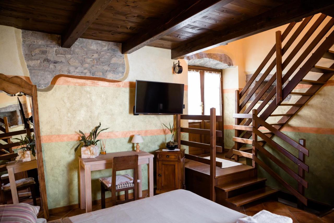 Ca' Baetti L'Antico Borgo Panzió Roncola Kültér fotó